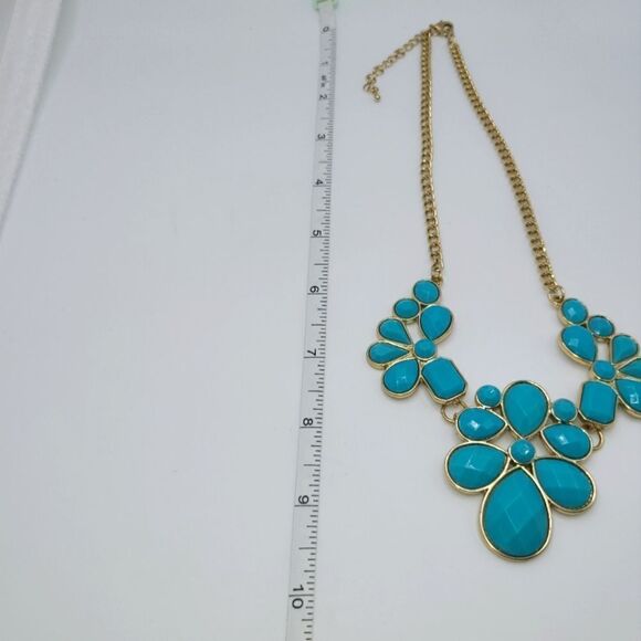 Statement piece, Faux Turquoise goldtone necklace - Picture 4 of 6